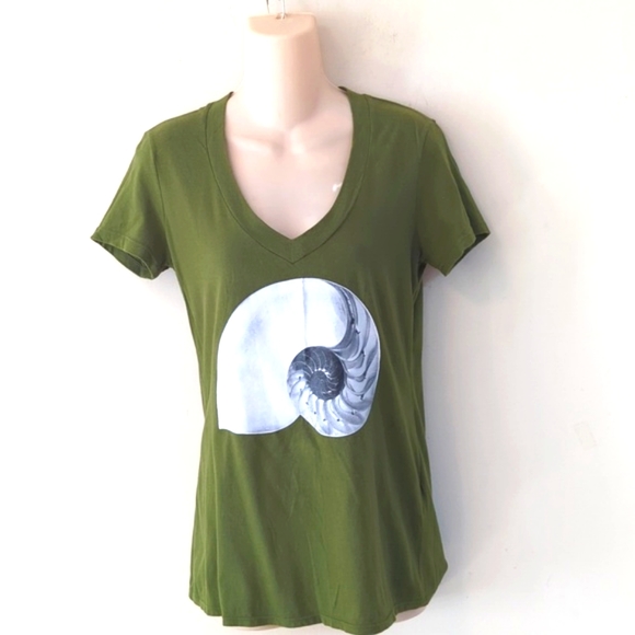 Norma Kamali Nautilus Seashell Short Sleeve Tee - Picture 1 of 16